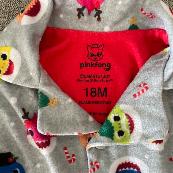 Pink Fong Baby Shark Christmas pjs - Picture 1 of 3